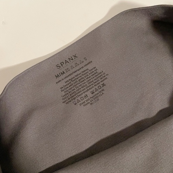 SPANX Look At Me Now Seamless Cropped Leggings NWT - Picture 7 of 8